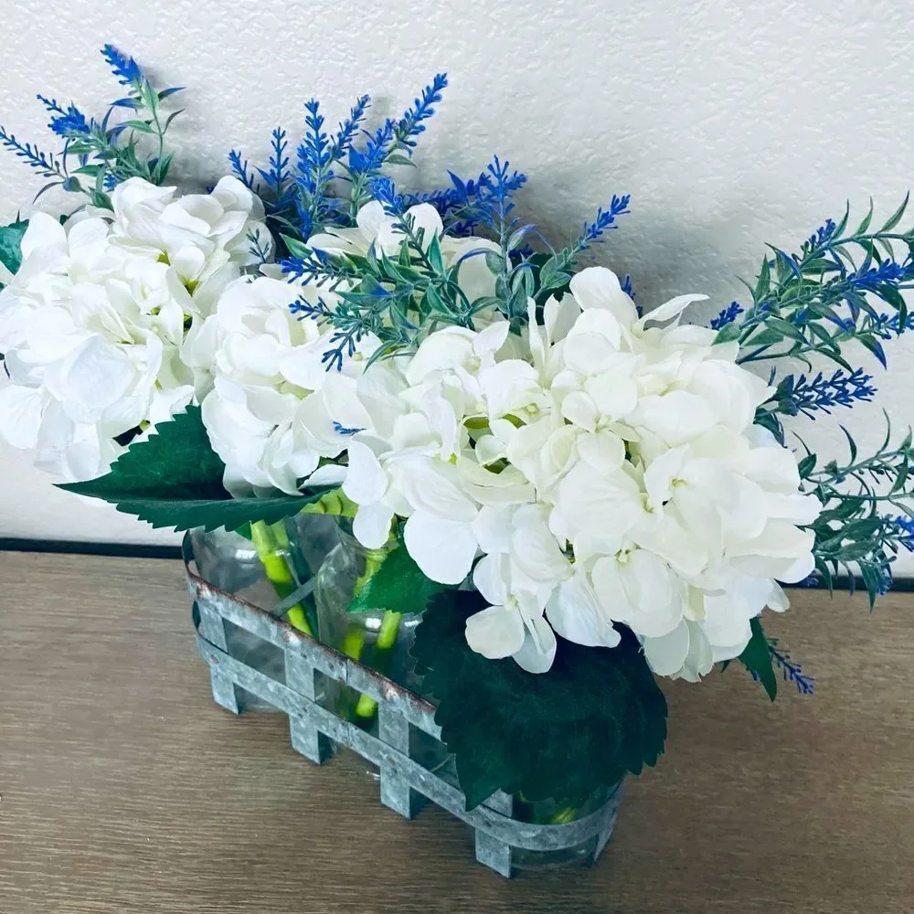 Farmhouse Hydrangea Floral Vase Centerpiece